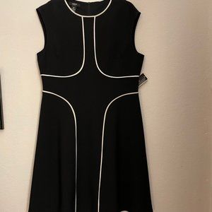 NWT Black and White Dress 10P